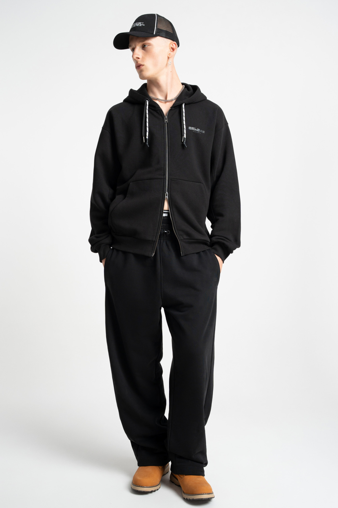 HD claim straight sweatpants black