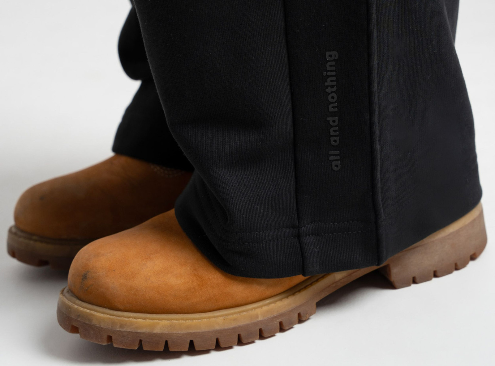 HD claim straight sweatpants black