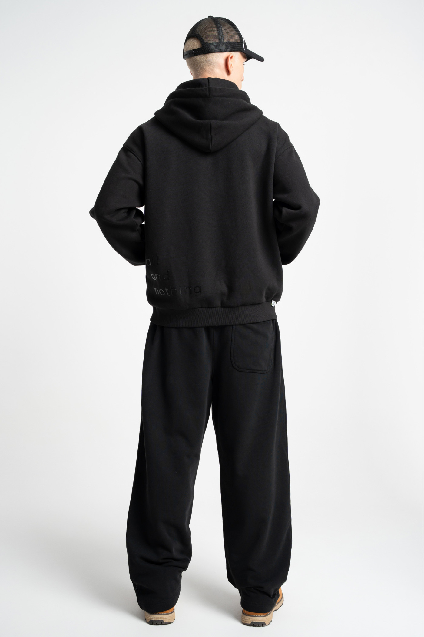 HD claim straight sweatpants black