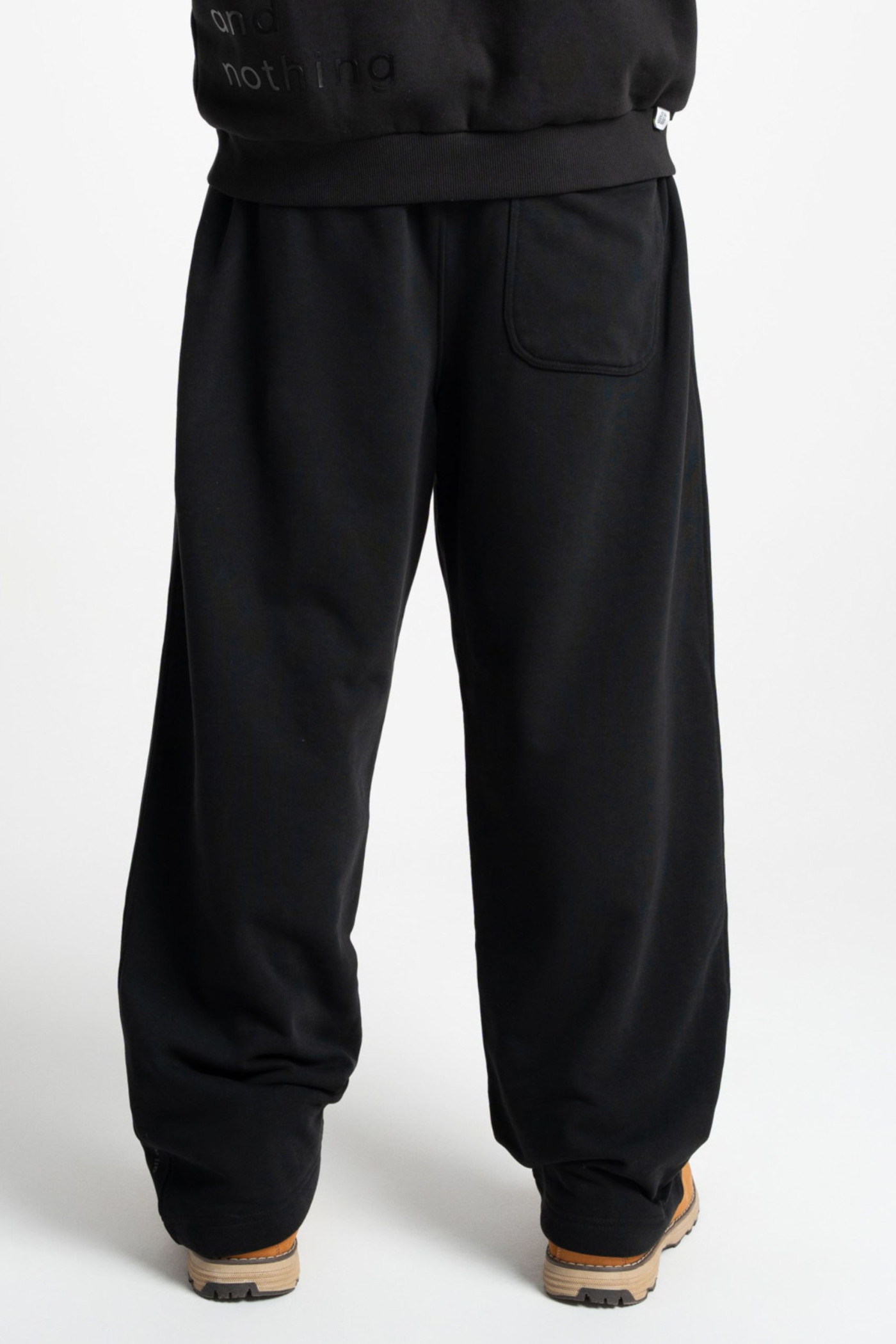 HD claim straight sweatpants black