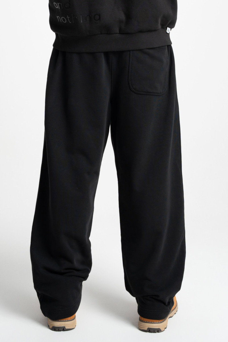 HD claim straight sweatpants black