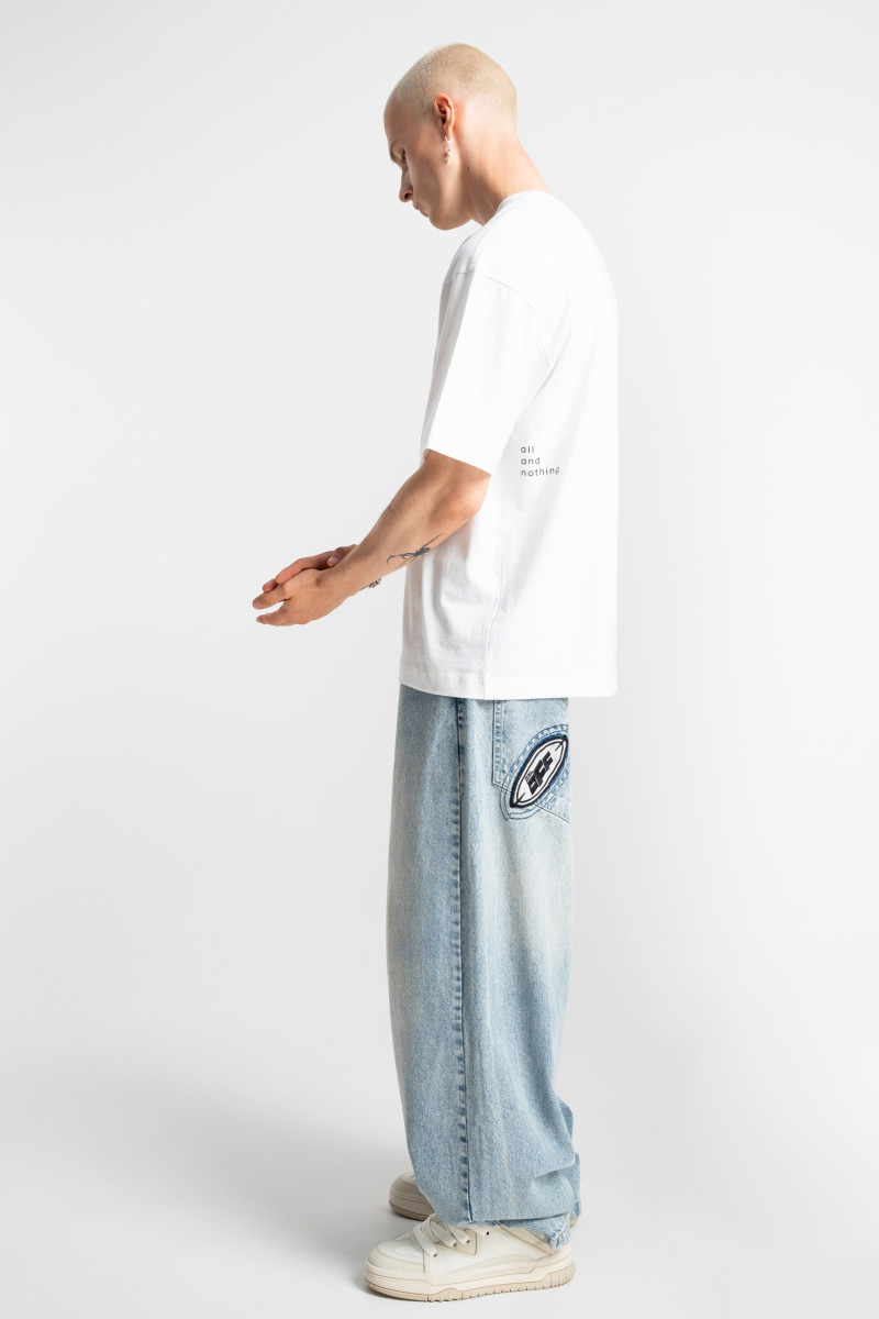 Embroidered logo t-shirt white
