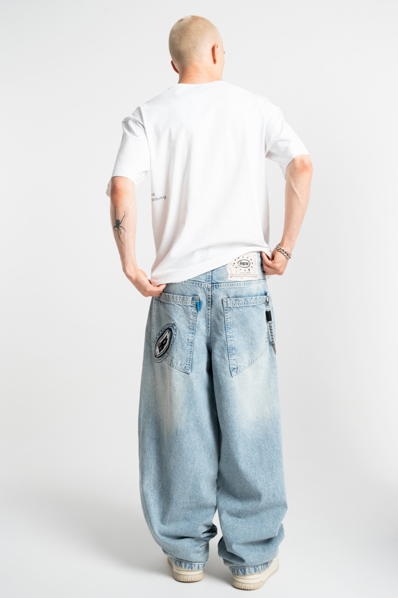 Emroidered logo skater jeans washed light blue