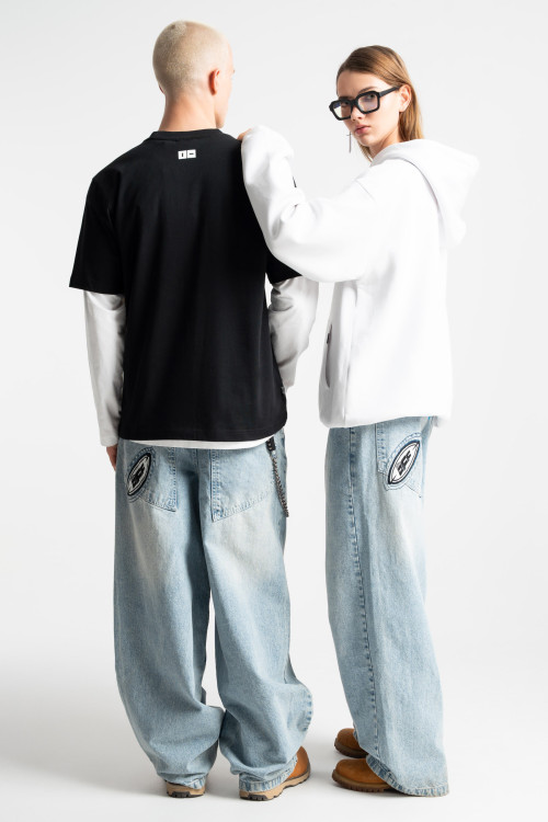 Emroidered logo skater jeans washed light blue