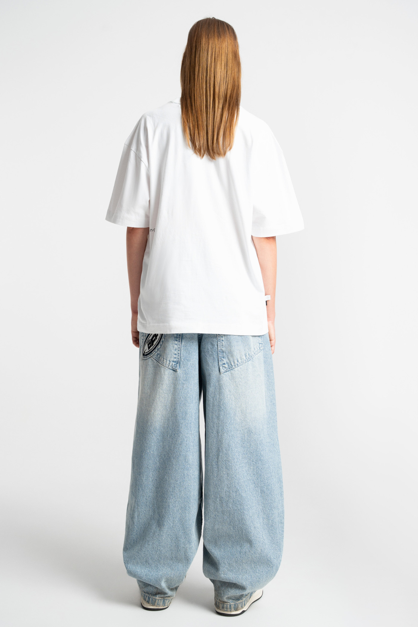 Emroidered logo skater jeans washed light blue
