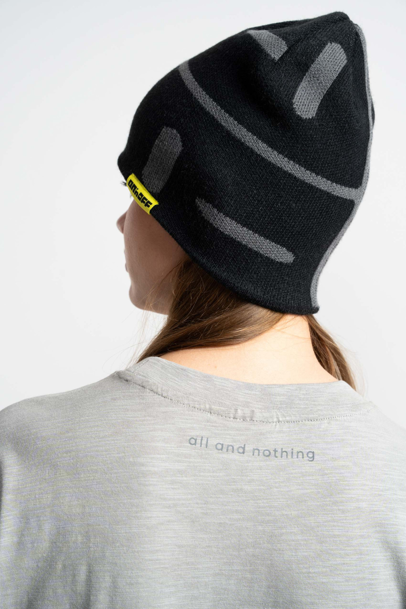 KNITTED LOGO BEANIE BLACK