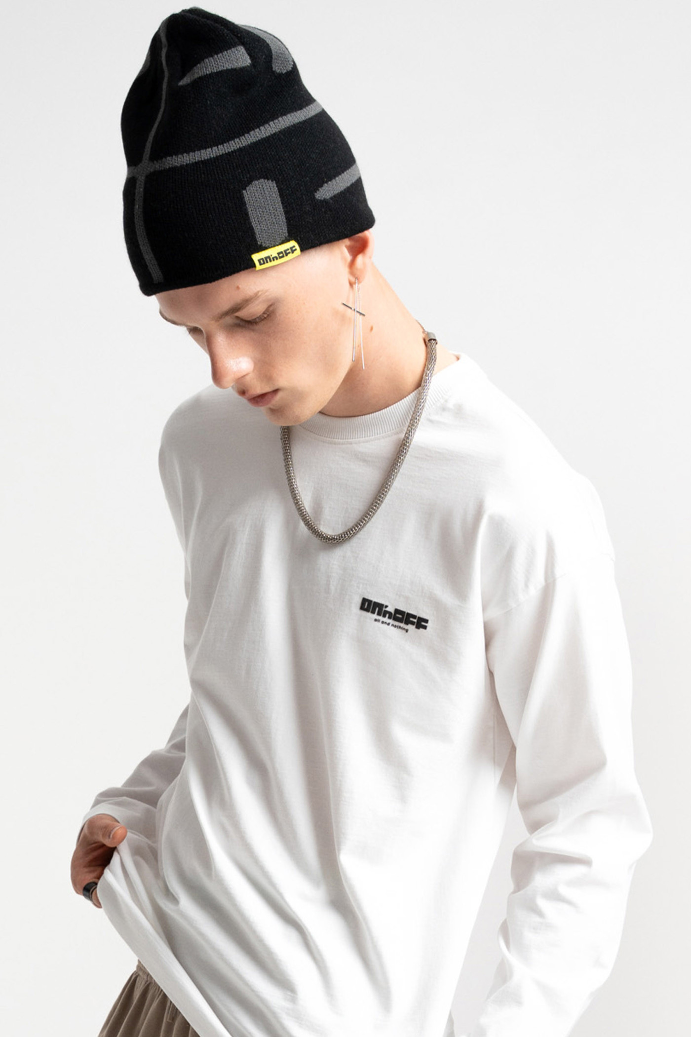 KNITTED LOGO BEANIE BLACK